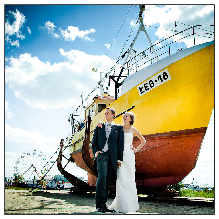 fotograf ślubny Warszawa, sesja zdjęciowa nad morzem, zdjęcia w wodzie, fotograf warszawa, plener ślubny