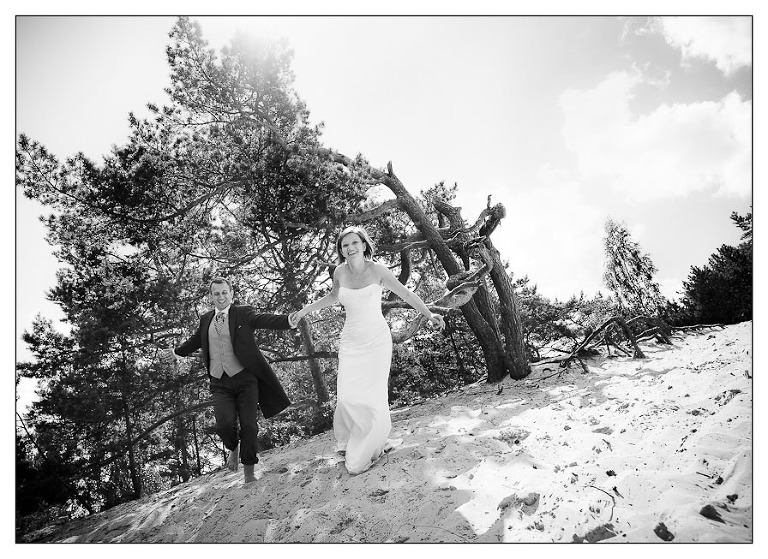 fotograf ślubny Warszawa, sesja zdjęciowa nad morzem, zdjęcia w wodzie, fotograf warszawa, plener ślubny, zdjęcia Łeba