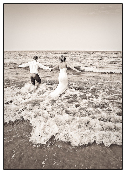 fotograf ślubny Warszawa, sesja zdjęciowa nad morzem, zdjęcia w wodzie, fotograf warszawa, otwock, piaseczno