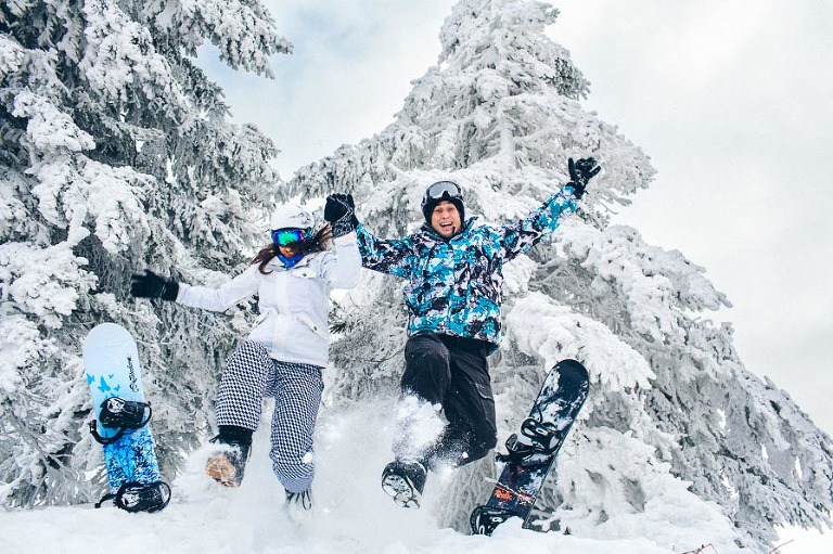 Sesja narzeczeńska Paulina i Mikołaj, sesja w górach, na stoku, zdjęcia Jaworzyna, fotograf ślubny Warszawa