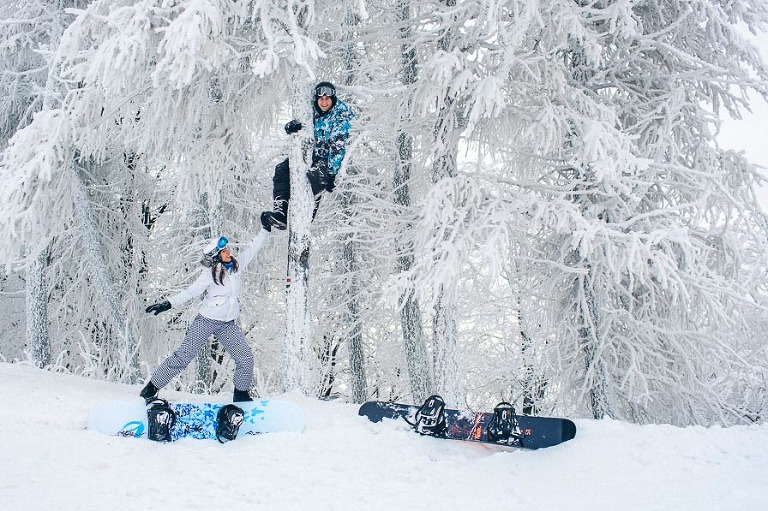 Sesja narzeczeńska Paulina i Mikołaj, sesja w górach, na stoku, zdjęcia Jaworzyna, fotograf ślubny Warszawa