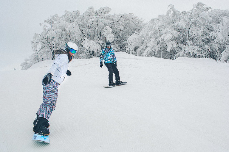 Sesja narzeczeńska Paulina i Mikołaj, sesja w górach, na stoku, zdjęcia Jaworzyna, fotograf ślubny Warszawa